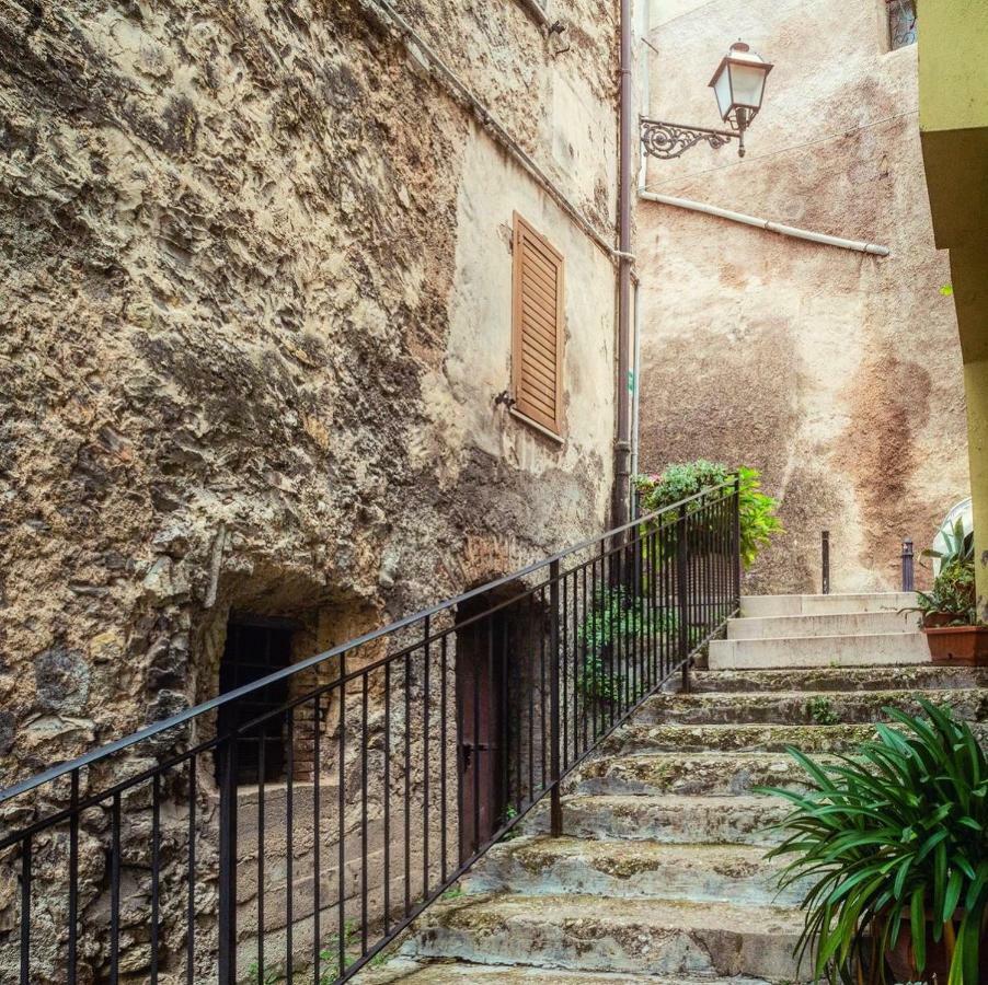 Вилла La Residenza Dei Papi Papigno Экстерьер фото